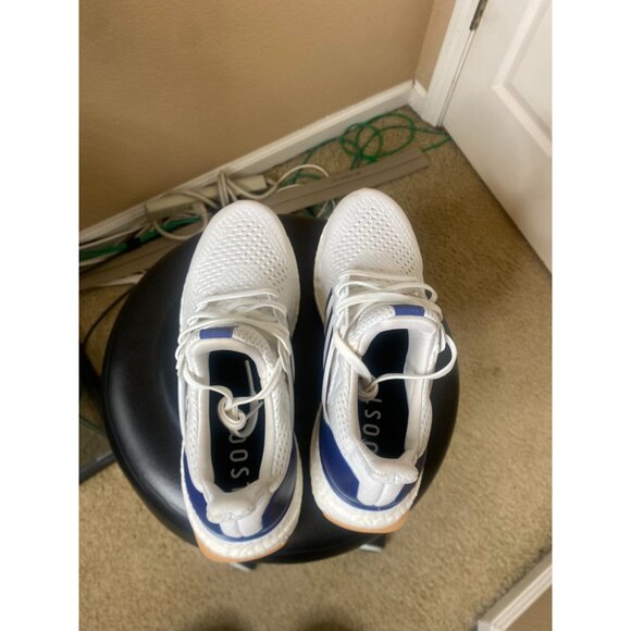Size 8 - Adidas UltraBoost 1.0 Gum Pack - Dark Blue - Picture 4 of 6